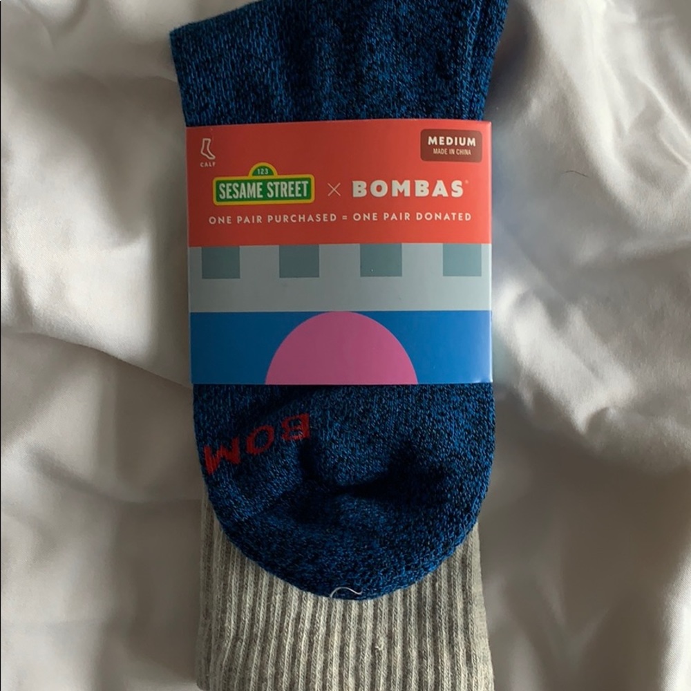 Medium Bombas Sesame Street Grover socks
